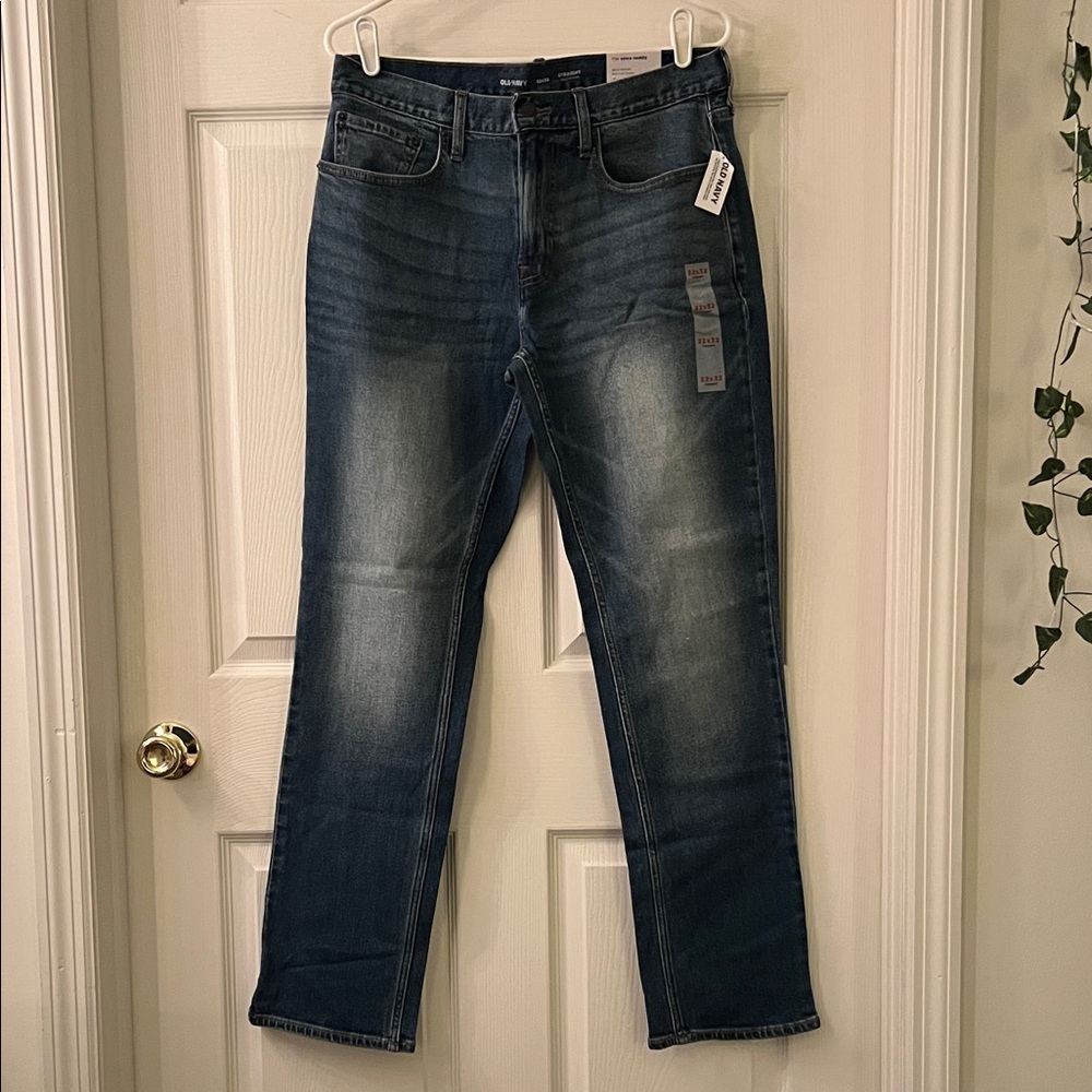 Old Navy Women's Medium Blue Straight Leg Jeans